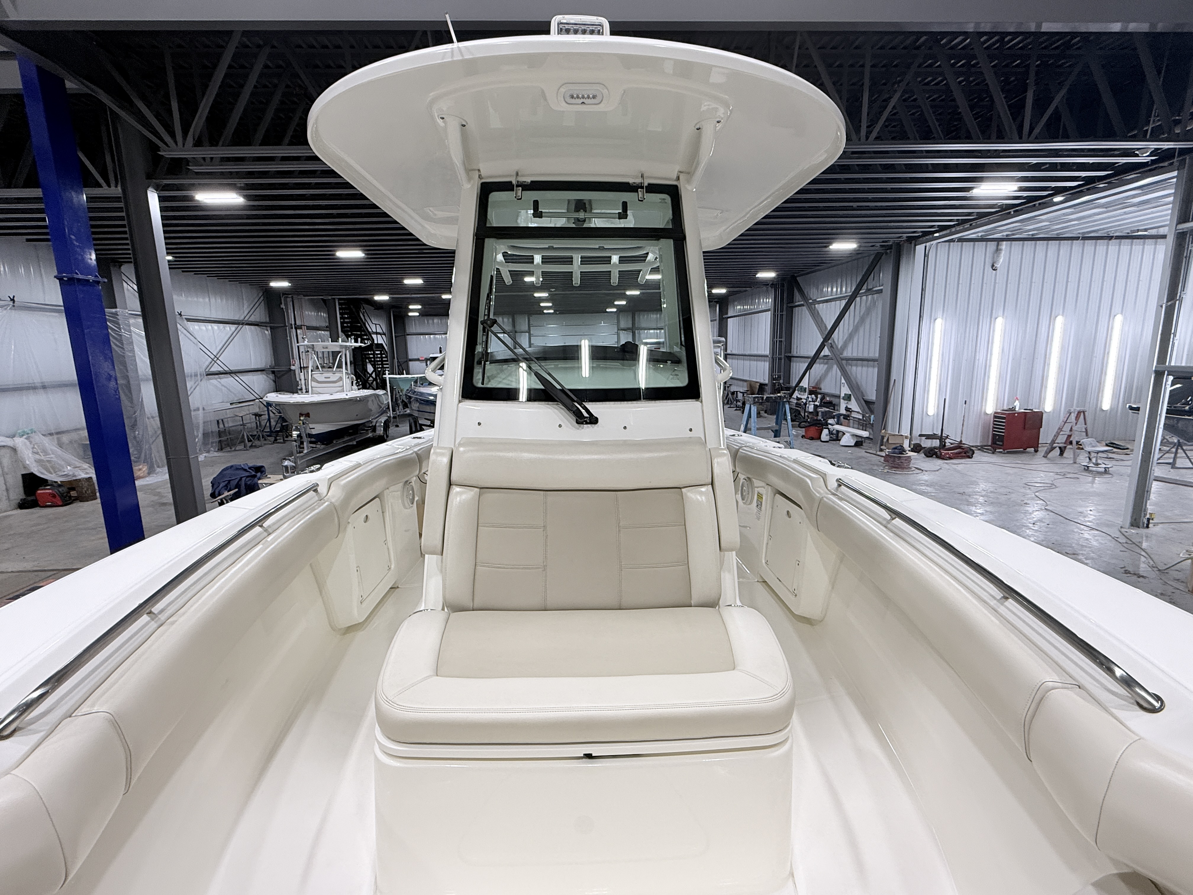 2021 Boston Whaler 250 Outrage