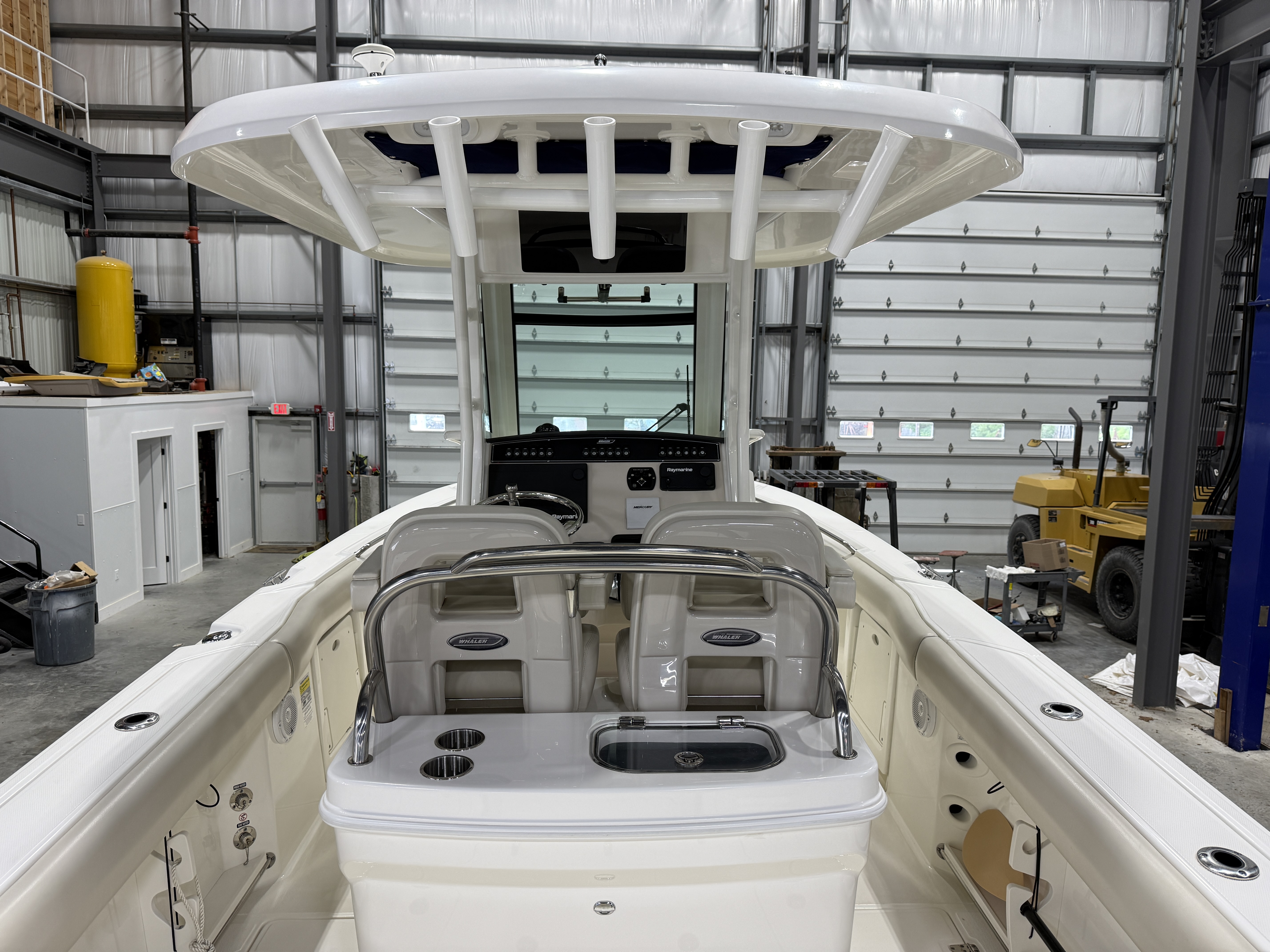 2021 Boston Whaler 250 Outrage